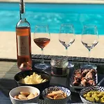 Les Arbres Rouges Bed & Breakfast 3*
