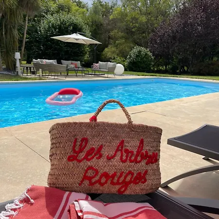 Bed & Breakfast Les Arbres Rouges 4*
