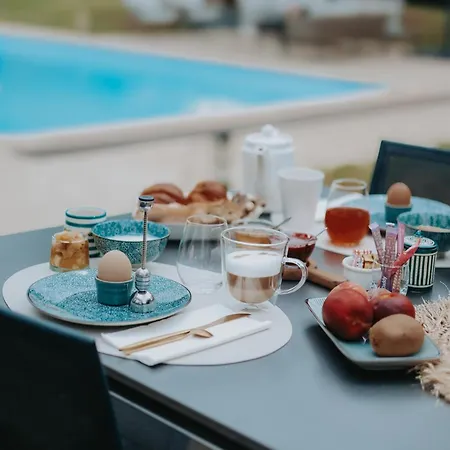 Bed and breakfast Les Arbres Rouges Sucé