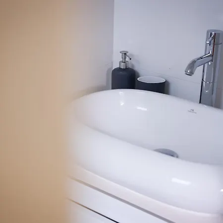 Les Arbres Rouges 3*