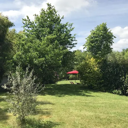 Les Arbres Rouges 3*