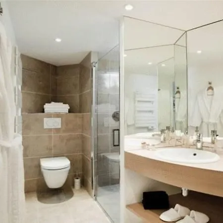 Les Arbres Rouges 3* Sucé