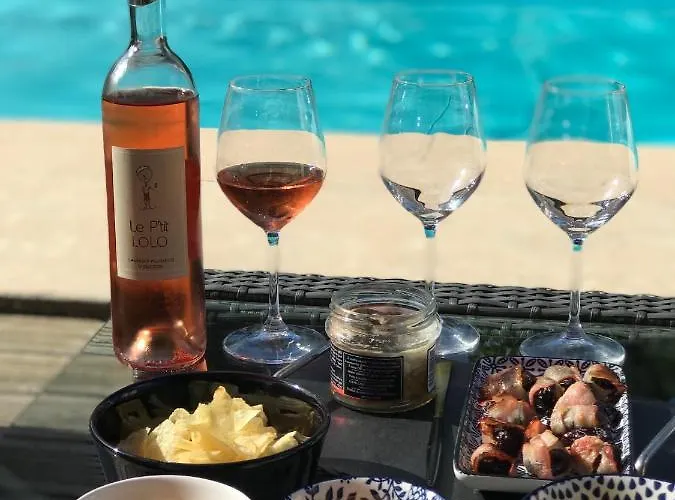 Les Arbres Rouges Bed & Breakfast 3*