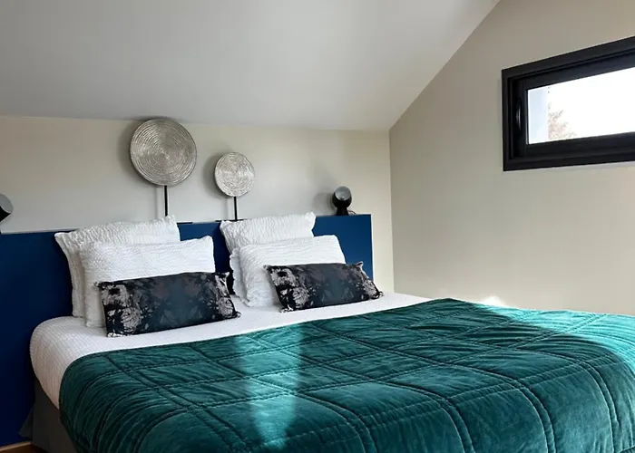 Les Arbres Rouges 3* Sucé