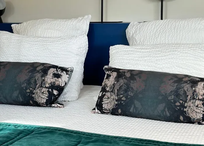 Les Arbres Rouges Bed & Breakfast