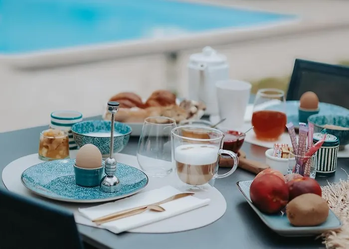 Bed & Breakfast Les Arbres Rouges Sucé