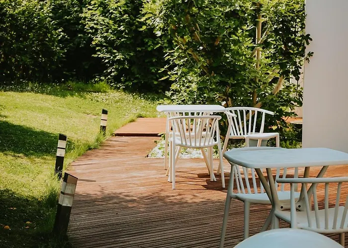 Bed & Breakfast Les Arbres Rouges 3*