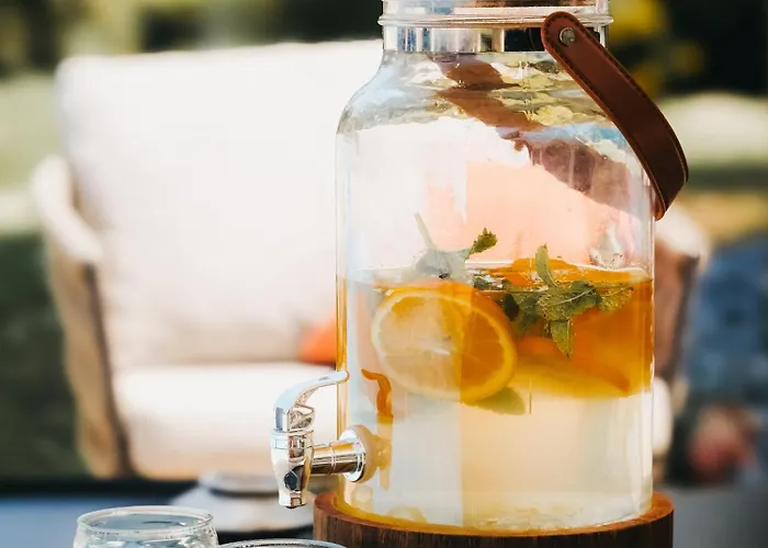 Les Arbres Rouges Bed & Breakfast Sucé