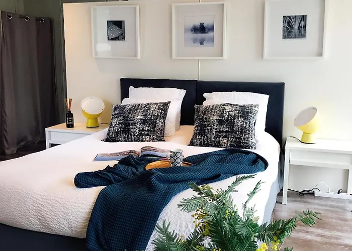 Bed & Breakfast Les Arbres Rouges Sucé