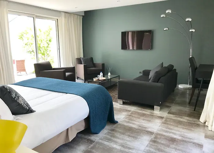 Les Arbres Rouges 3* Sucé