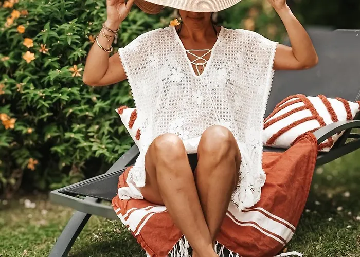 Les Arbres Rouges Bed & Breakfast Sucé