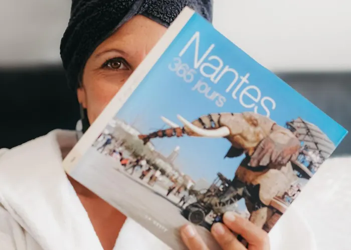 Les Arbres Rouges Bed & Breakfast Sucé