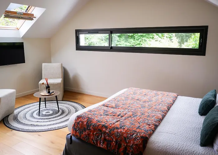 Les Arbres Rouges Sucé