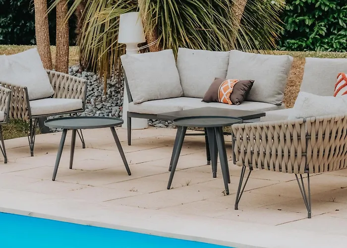 Les Arbres Rouges 3*