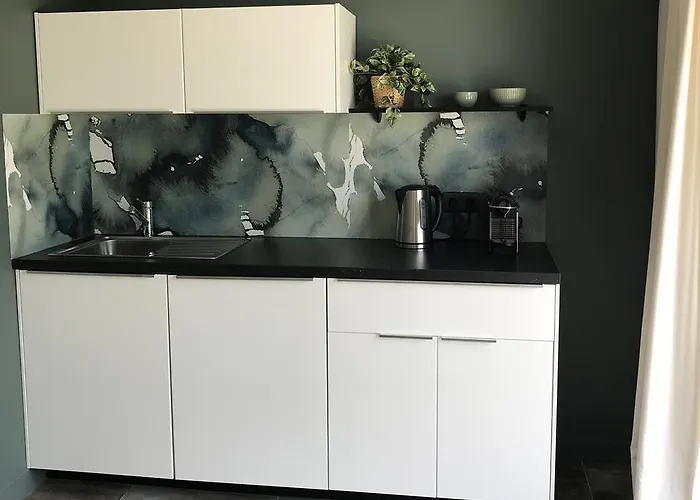 Les Arbres Rouges Sucé